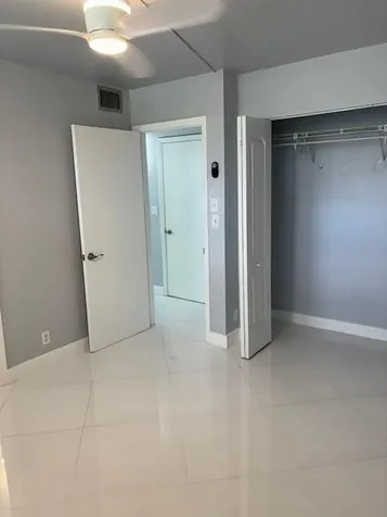 1811 Sabal Palm Davie FL 33324