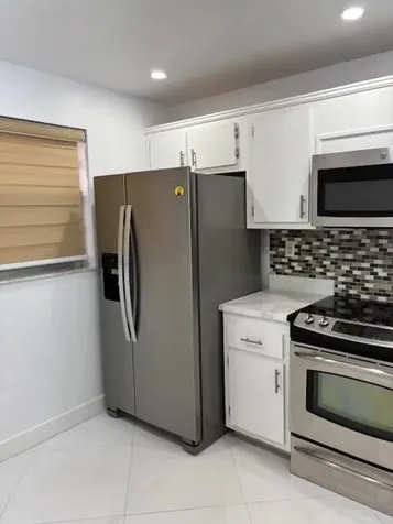 1811 Sabal Palm Davie FL 33324