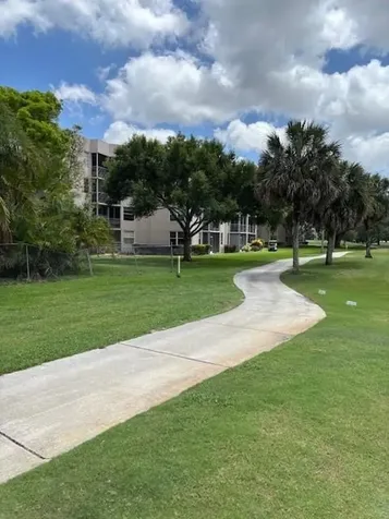 1811 Sabal Palm Davie FL 33324