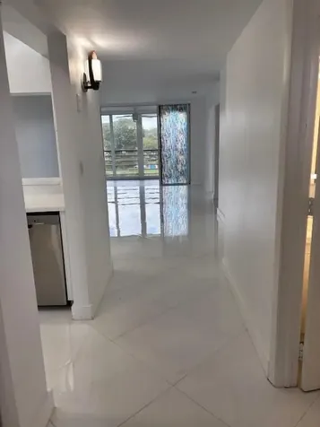 1811 Sabal Palm Davie FL 33324