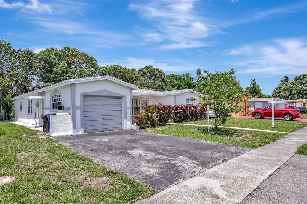 3960 NW 45th Avenue Lauderdale Lakes FL 33319