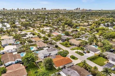 1311 NE 42nd Street Oakland Park FL 33334