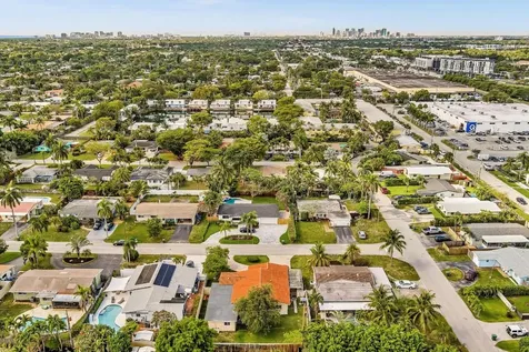 1311 NE 42nd Street Oakland Park FL 33334