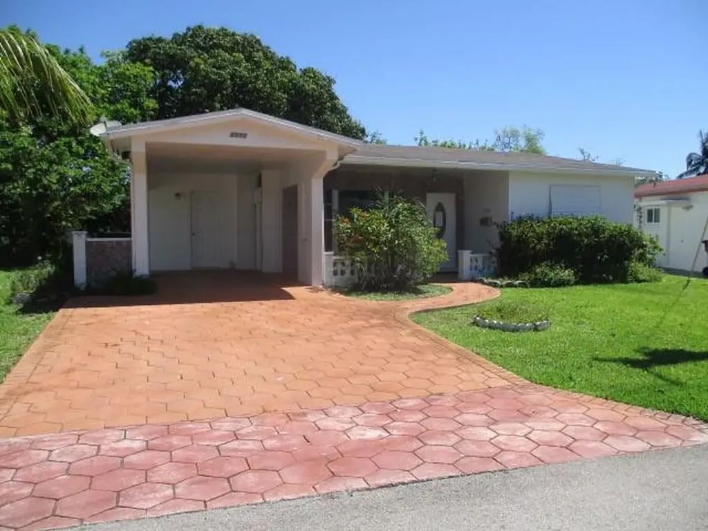 4595 NW 43rd Court Lauderdale Lakes FL 33319