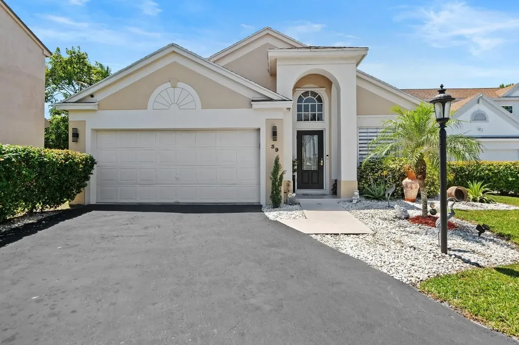 39 Teal Way Boynton Beach FL 33436