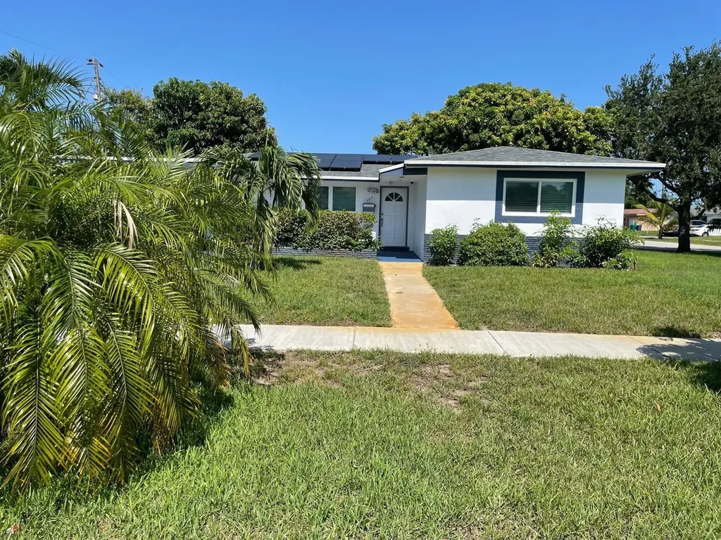 660 NW 39th Avenue Lauderhill FL 33311