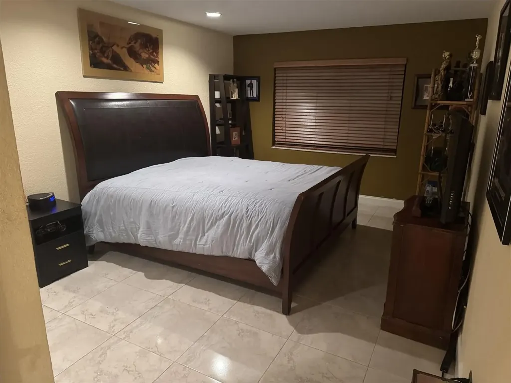 1668 Cypress Pointe Drive Coral Springs FL 33071