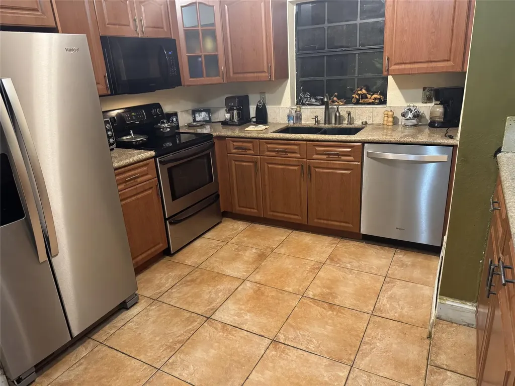 1668 Cypress Pointe Drive Coral Springs FL 33071