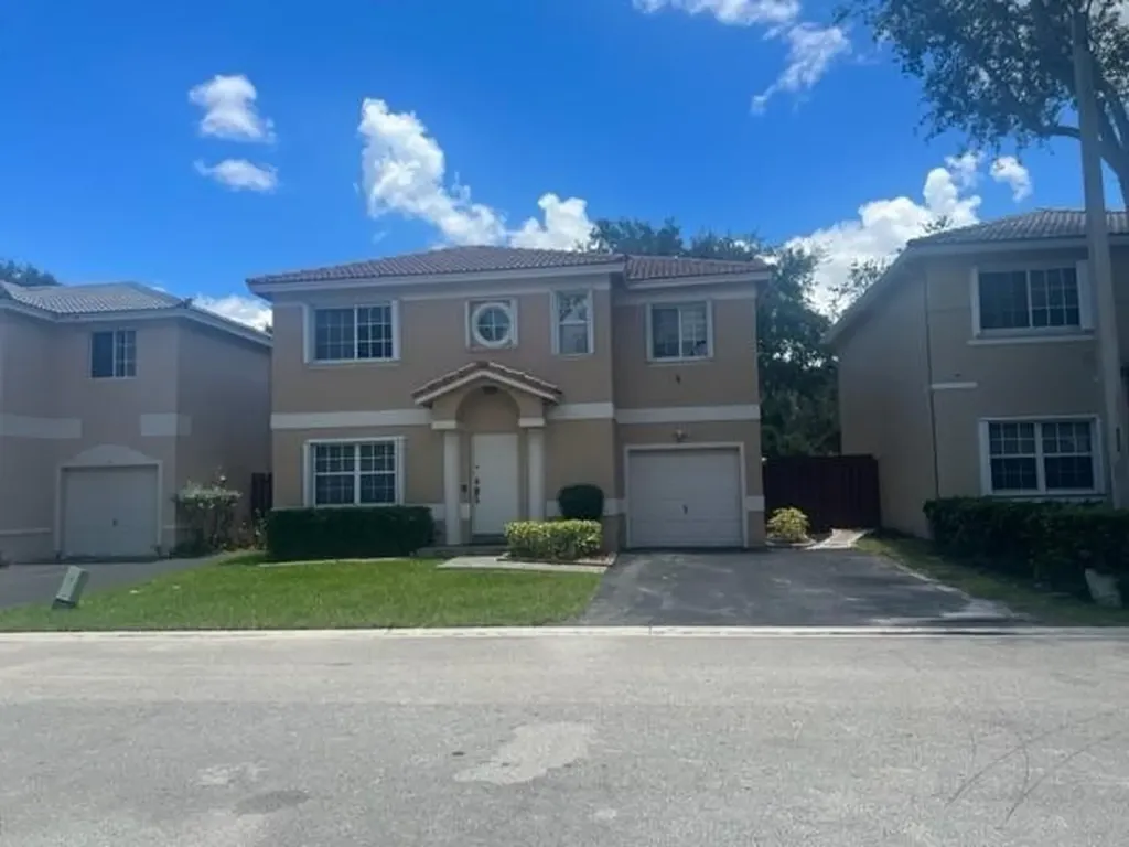 60 NW 110th Avenue Plantation FL 33324