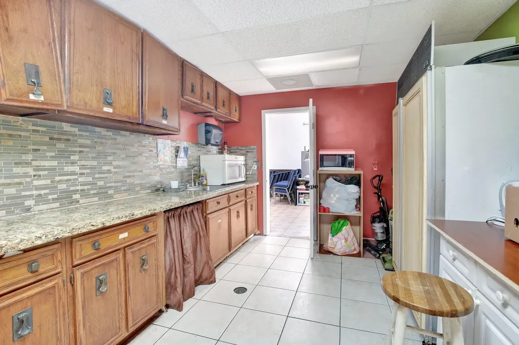 4505 NW 103rd Avenue Sunrise FL 33351
