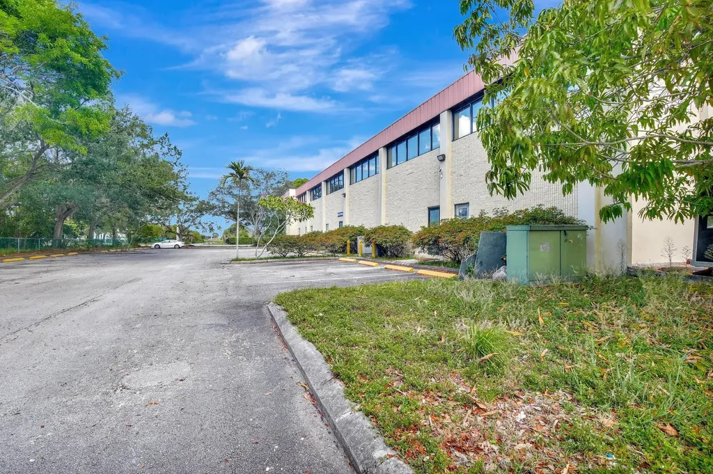 4505 NW 103rd Avenue Sunrise FL 33351