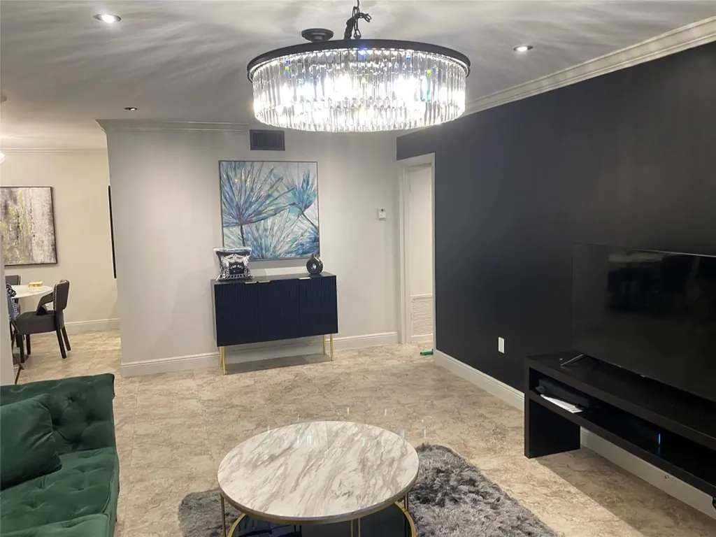 4040 N Hills Drive Hollywood FL 33021