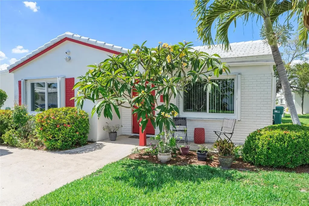 6607 NW 74th Place Tamarac FL 33321
