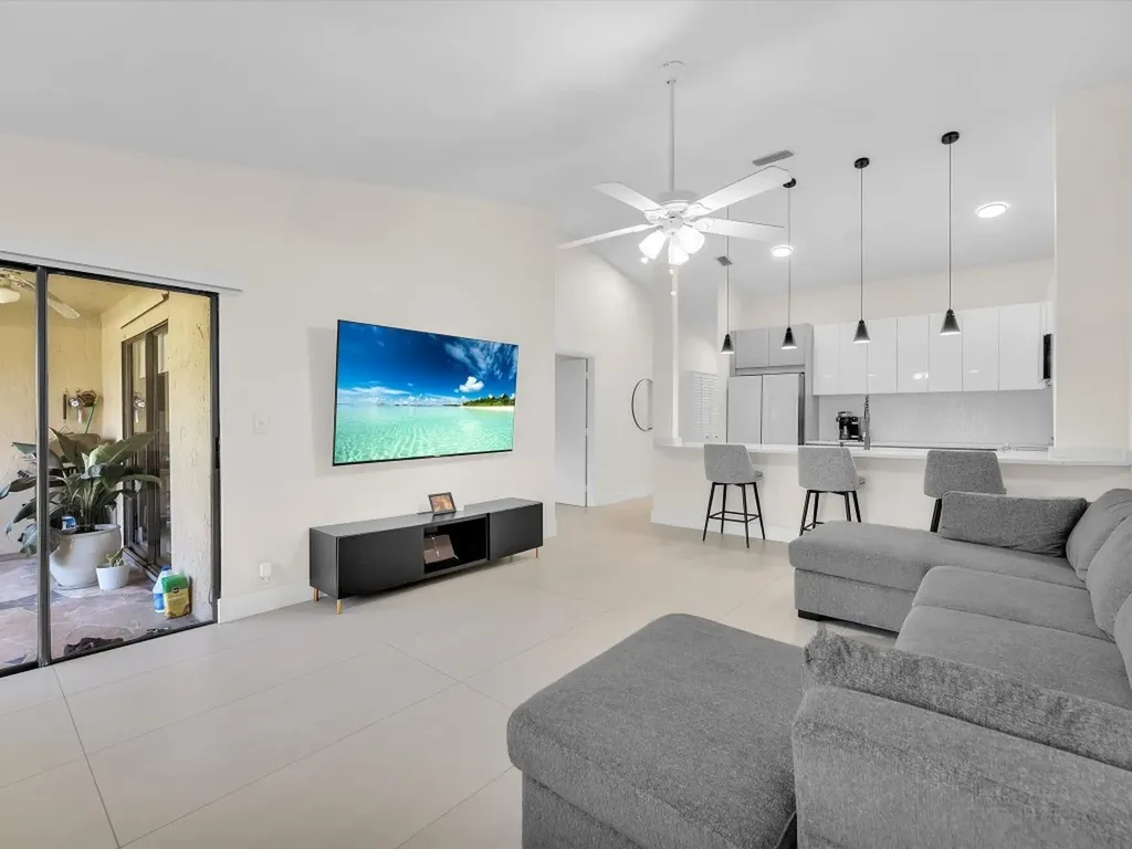 9779 NW 76th Court Tamarac FL 33321