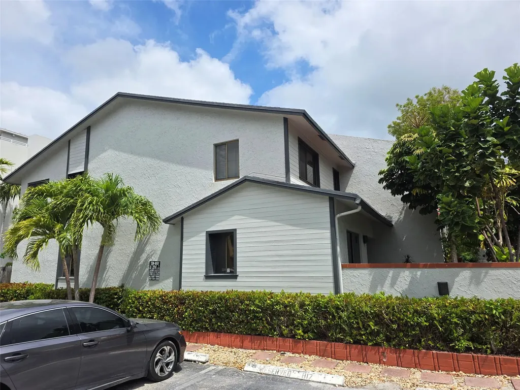 817 SE 12th Court Fort Lauderdale FL 33316