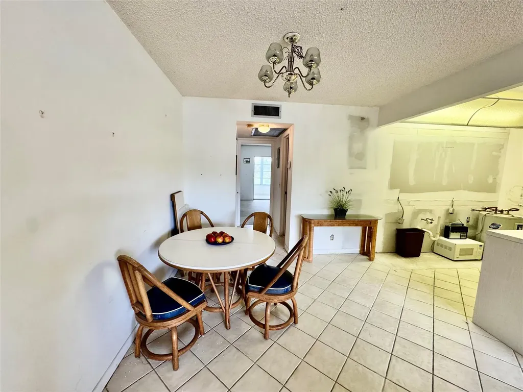 2029 Cambridge B Deerfield Beach FL 33442