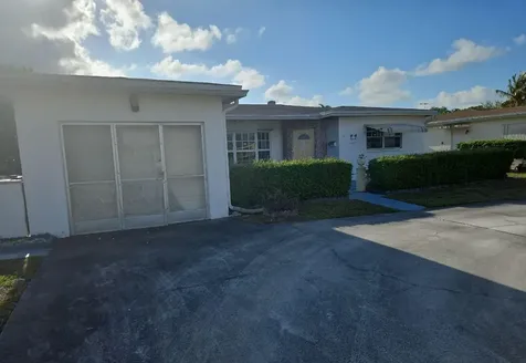 4290 NW 41st Terrace Lauderdale Lakes FL 33319