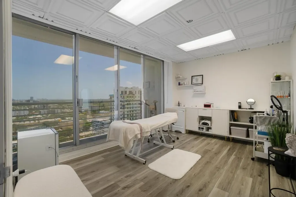 1720 E Harrison Street Hollywood FL 33020