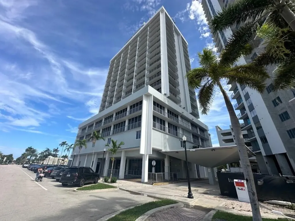 1720 E Harrison Street Hollywood FL 33020