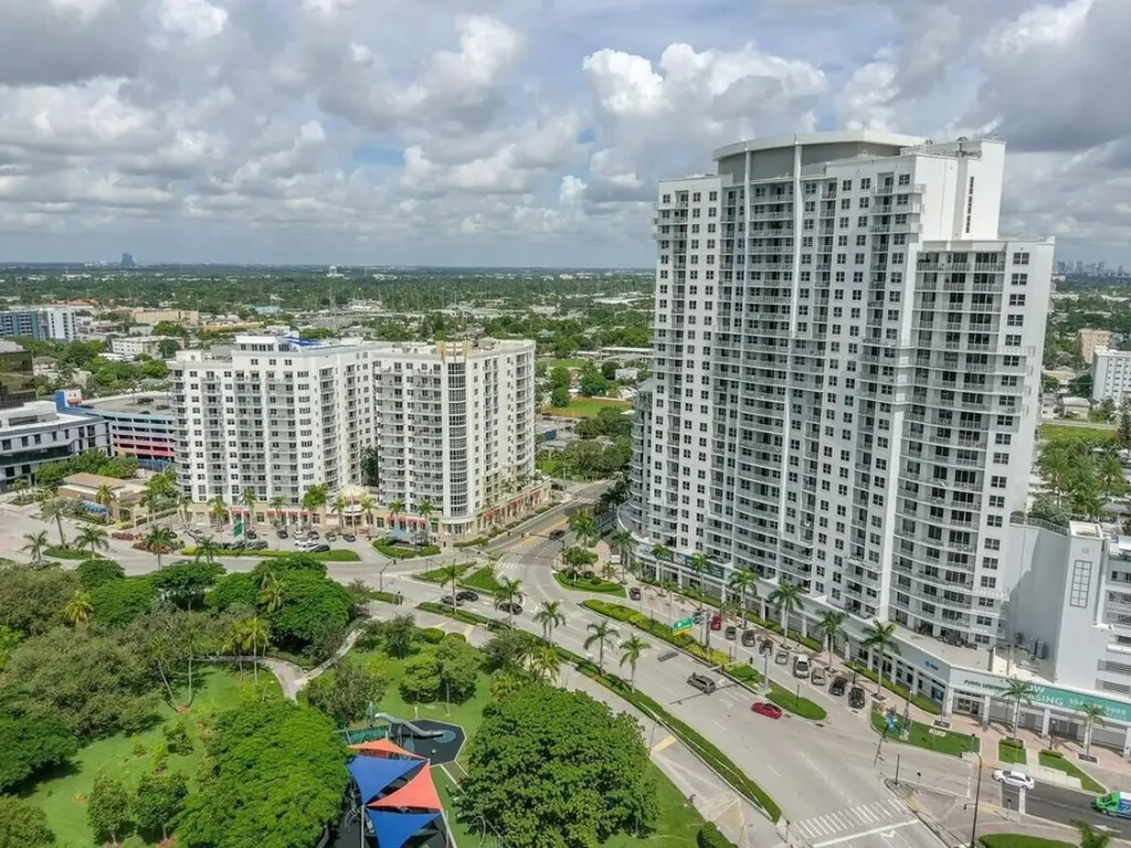1720 E Harrison Street Hollywood FL 33020