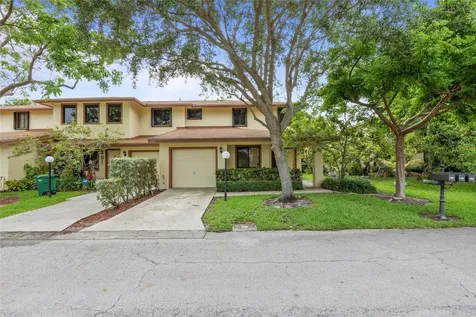 6185 Laurel Lane Tamarac FL 33319