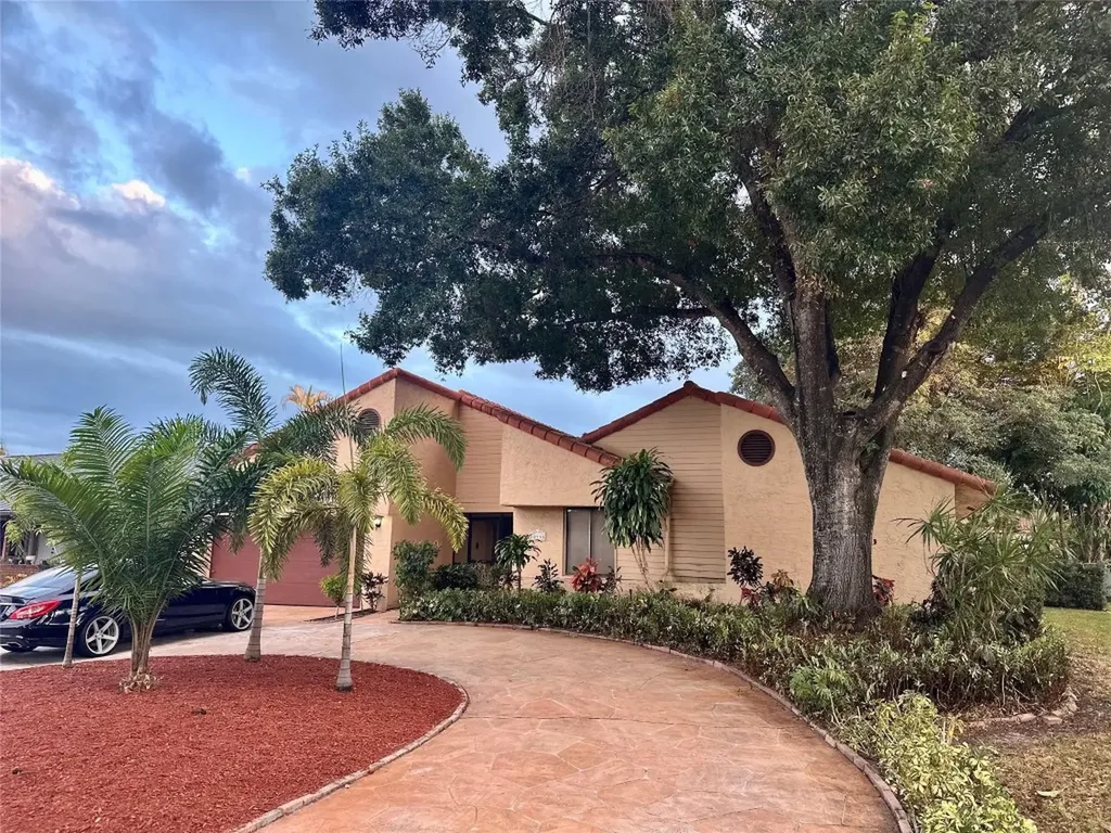 10998 NW 1st Manor Coral Springs FL 33071