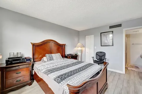 5860 NW 64th Avenue Tamarac FL 33319