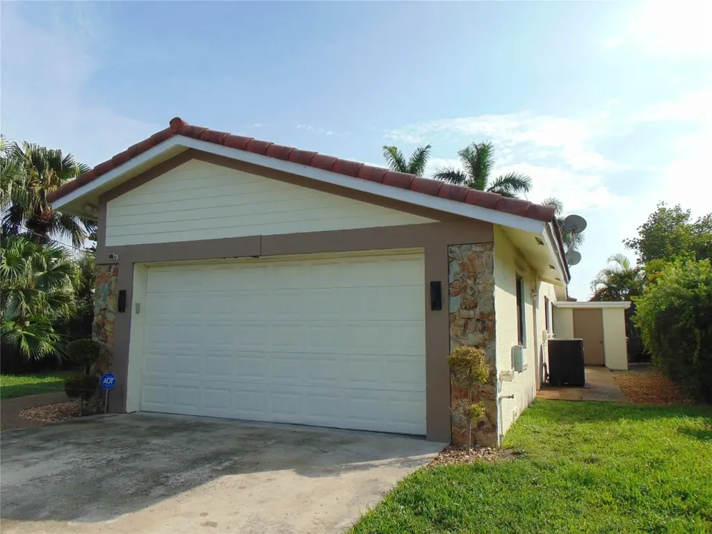 595 E River Drive Margate FL 33063