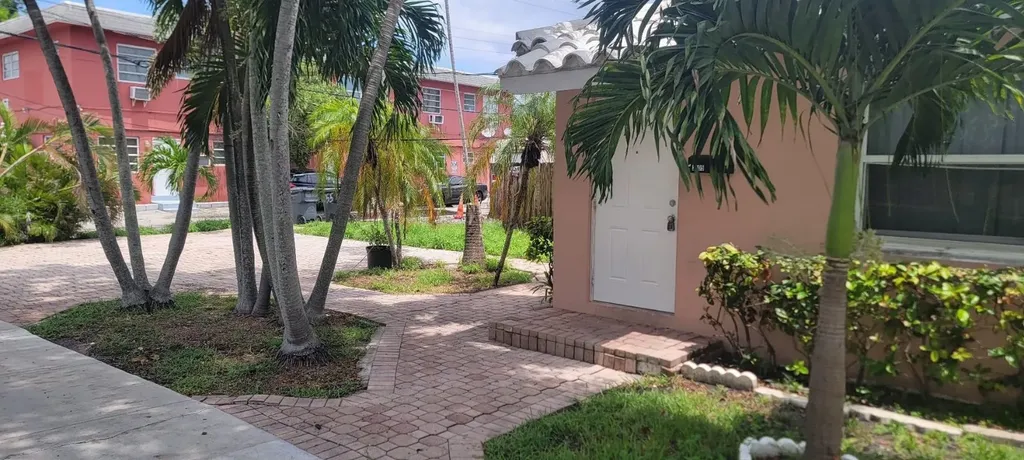 1855 Sherman Street Hollywood FL 33020