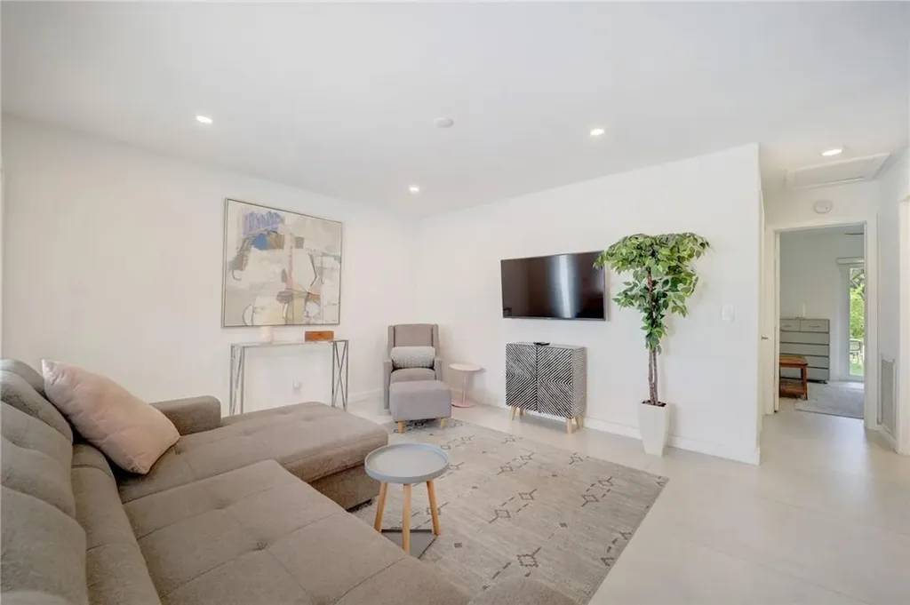 50 NE 30th Court Wilton Manors FL 33334