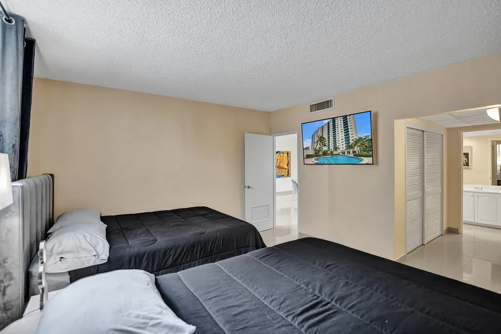 4001 S Ocean Drive Hollywood FL 33019
