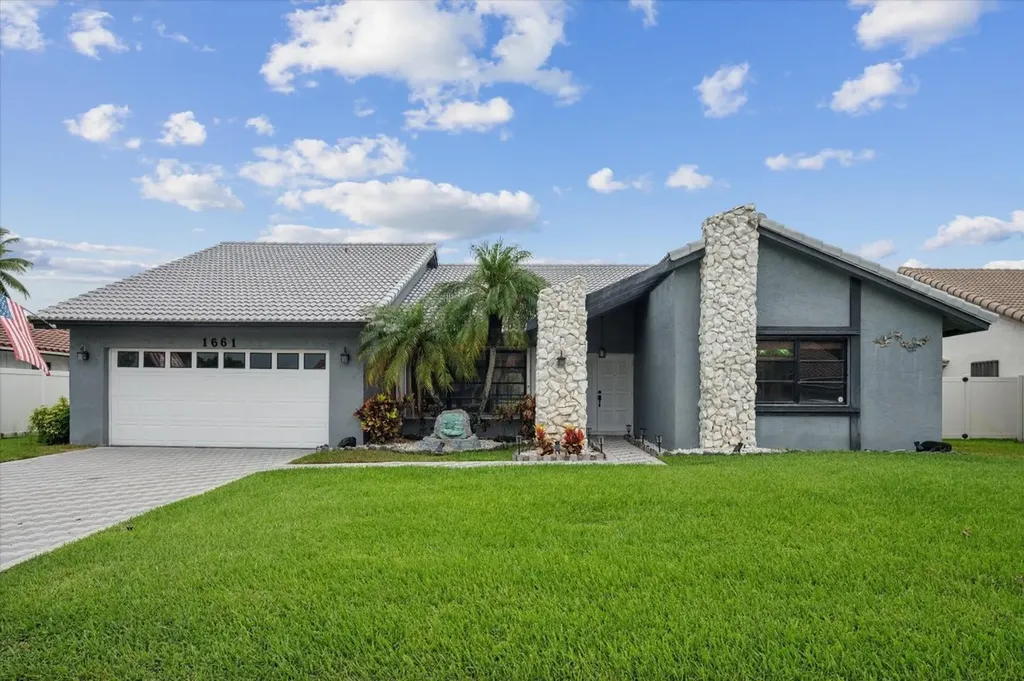 1661 NW 99th Avenue Plantation FL 33322