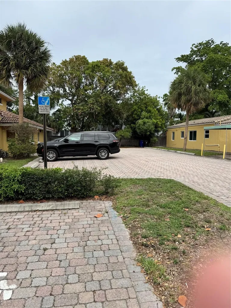 1848 SE 1st Avenue Fort Lauderdale FL 33316