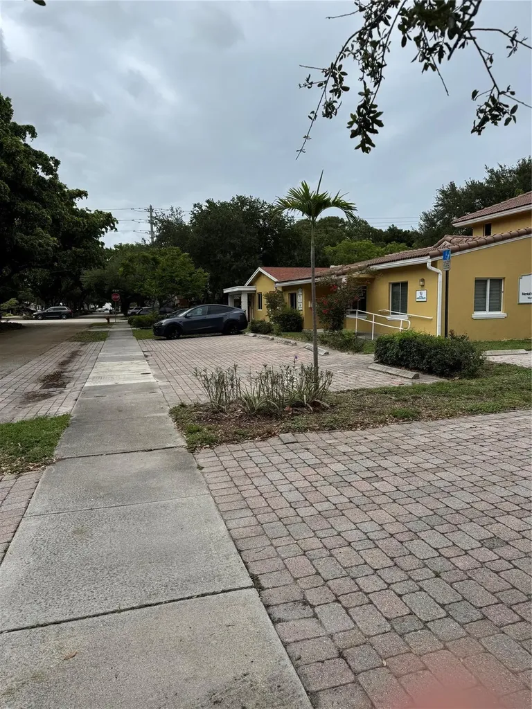 1848 SE 1st Avenue Fort Lauderdale FL 33316