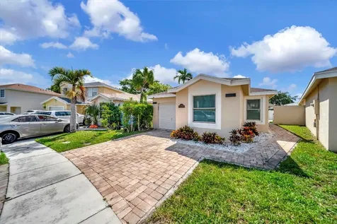 4036 Eastridge Circle Deerfield Beach FL 33064