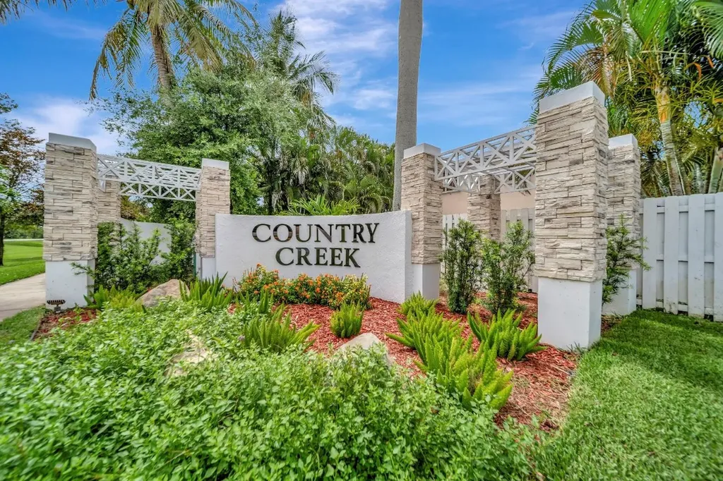 4461 SW 72nd Terrace Davie FL 33314