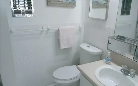 465 Paradise Isle Boulevard Hallandale Beach FL 33009