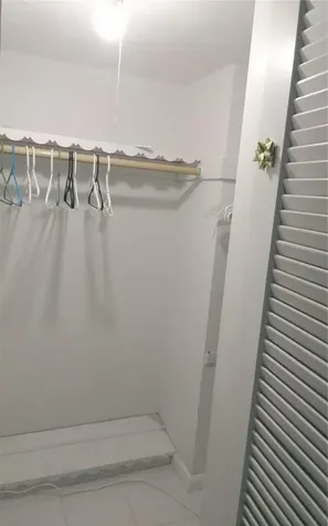 465 Paradise Isle Boulevard Hallandale Beach FL 33009