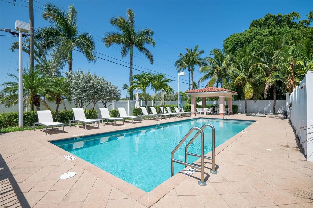 2325 SE 5th Street Pompano Beach FL 33062
