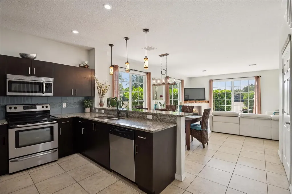 2325 SE 5th Street Pompano Beach FL 33062