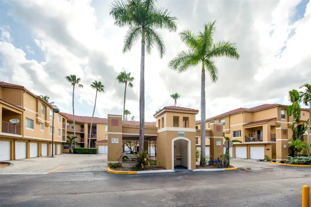 761 N Pine Island Road Plantation FL 33324