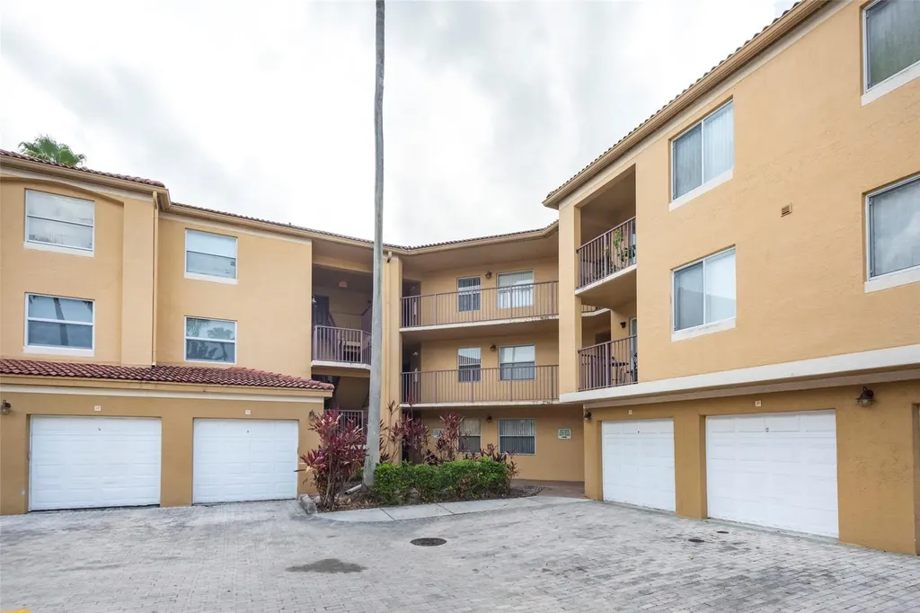 761 N Pine Island Road Plantation FL 33324