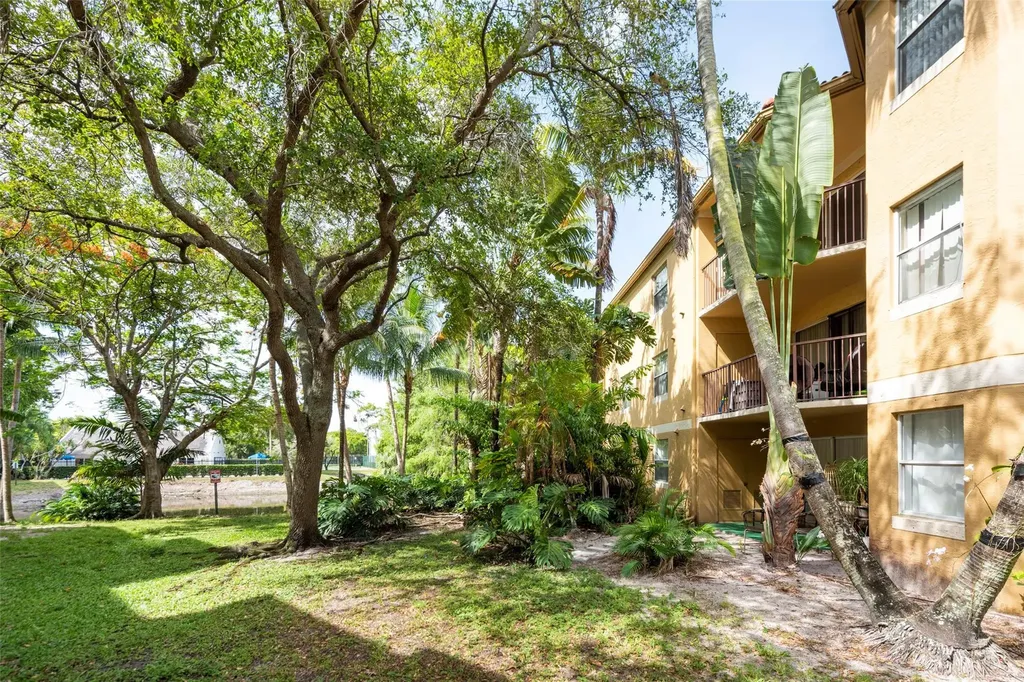 761 N Pine Island Road Plantation FL 33324