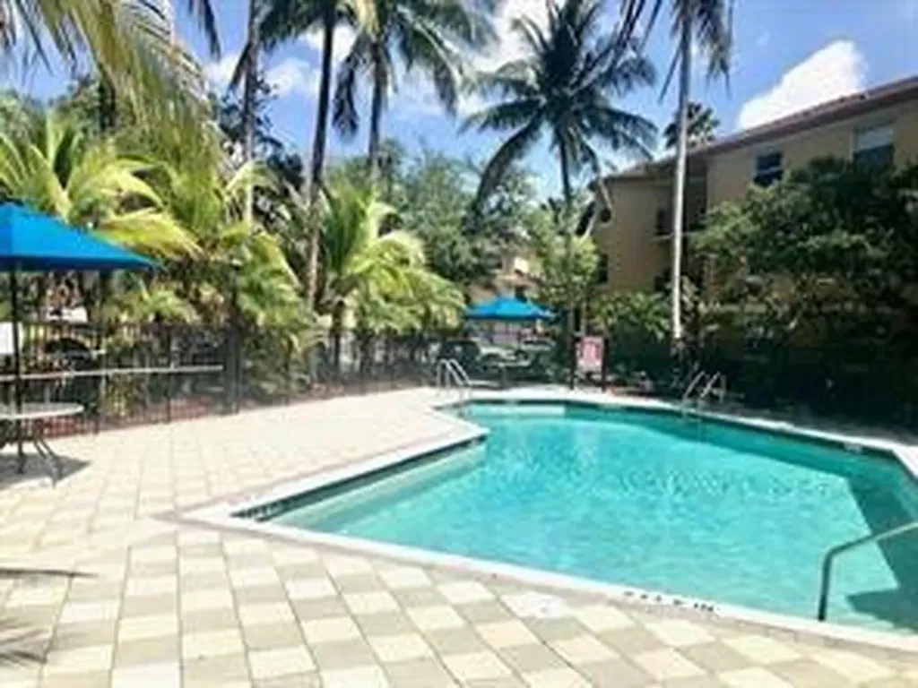 761 N Pine Island Road Plantation FL 33324