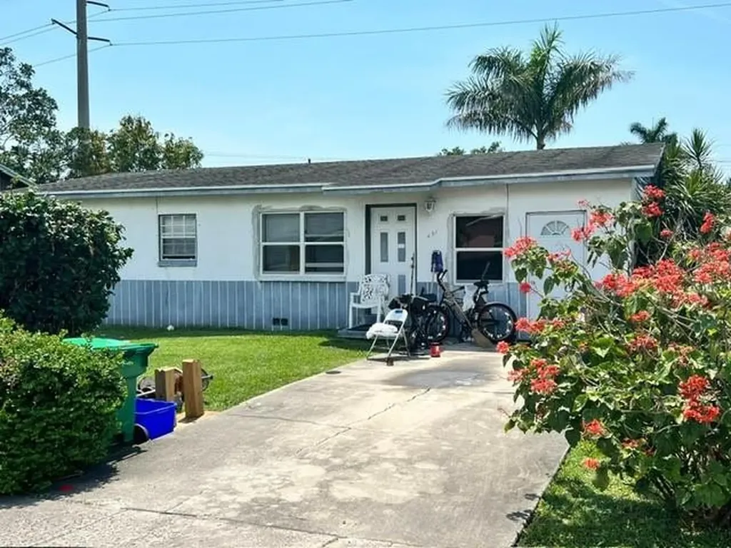 491 W Jordan Boulevard Pahokee FL 33476