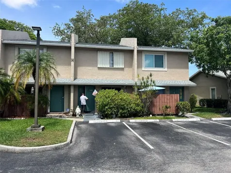 822 Banks Road Coconut Creek FL 33063