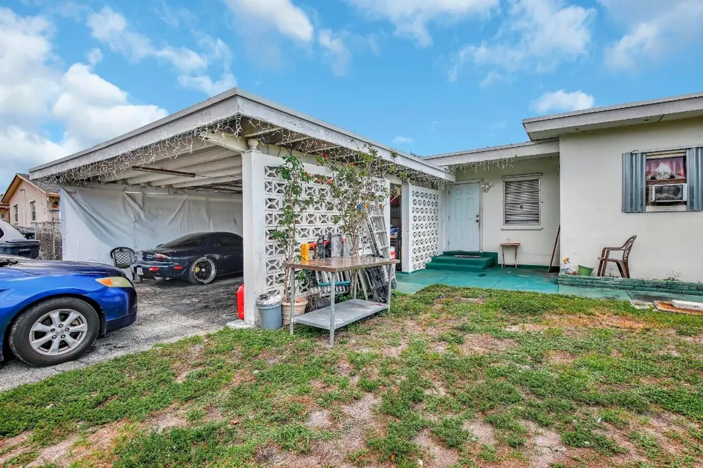 6013 Pierce Street Hollywood FL 33024