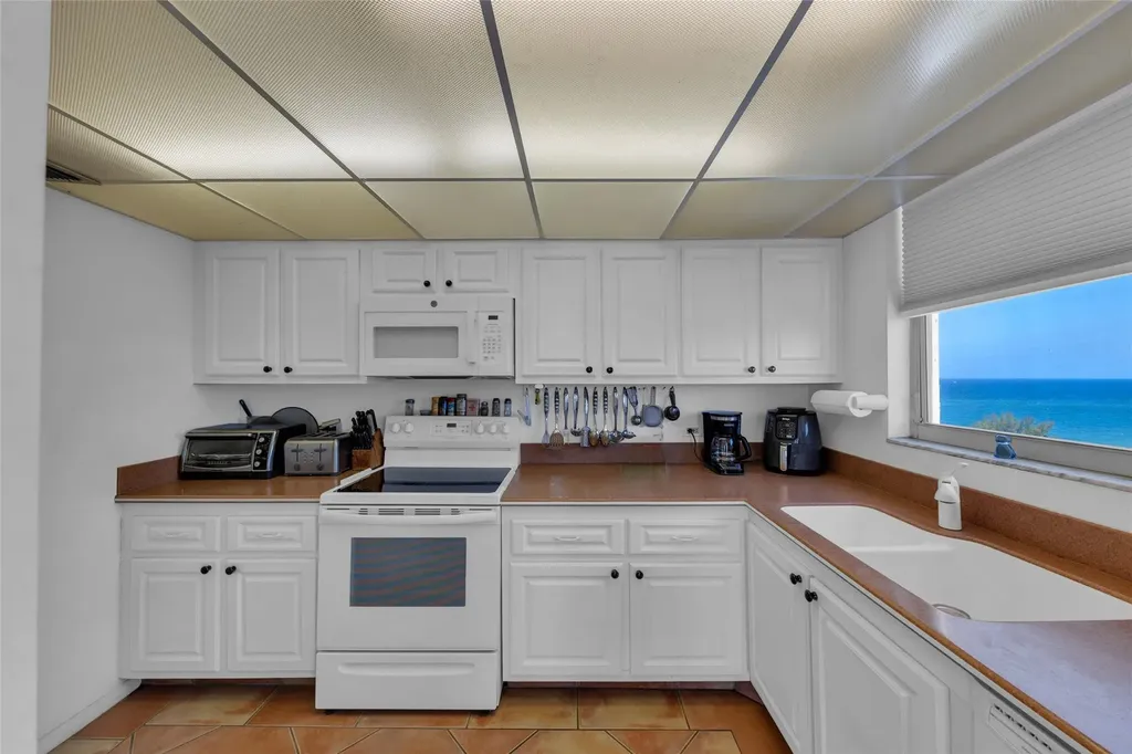 1010 S Ocean Boulevard Pompano Beach FL 33062