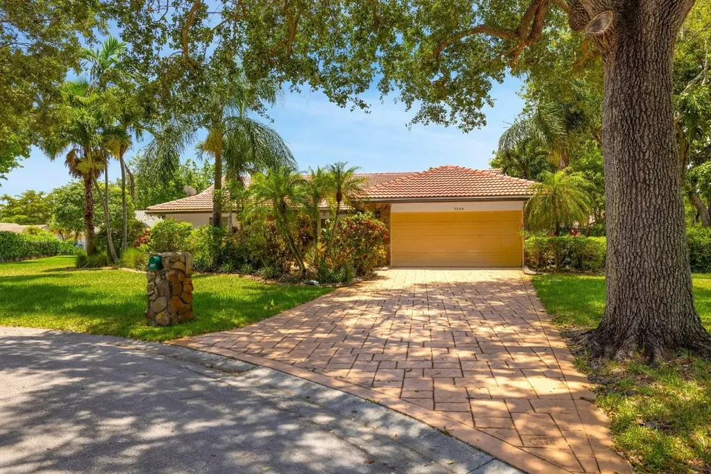5044 NW 90th Terrace Coral Springs FL 33067