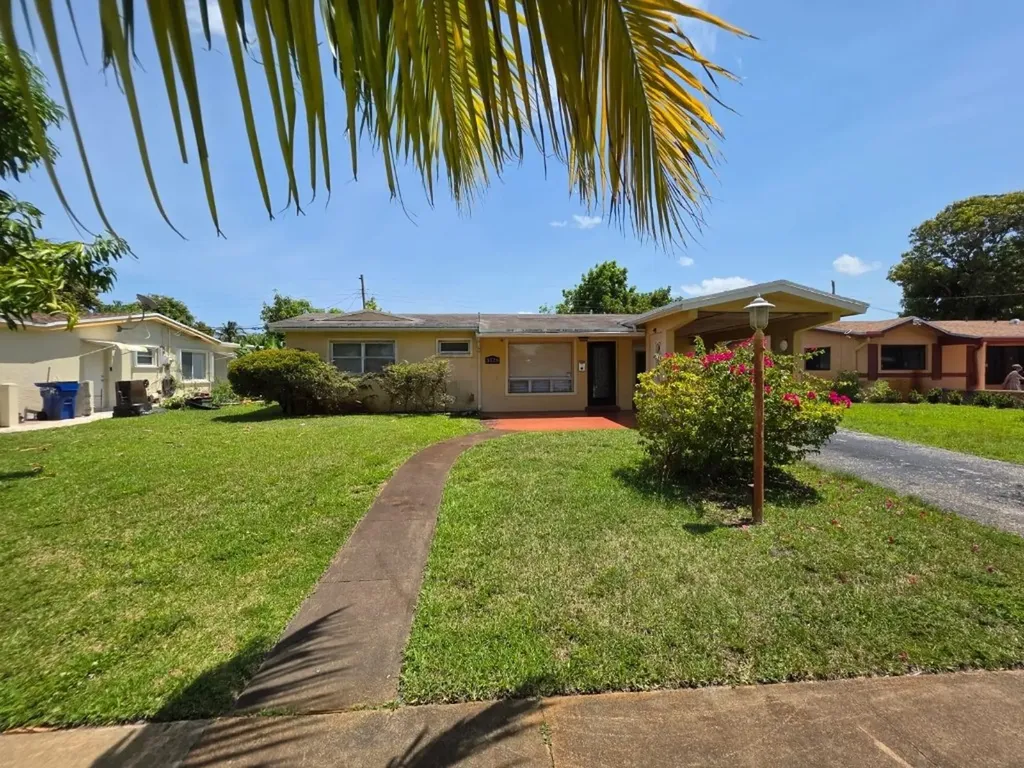 3528 NW 34th Street Lauderdale Lakes FL 33309